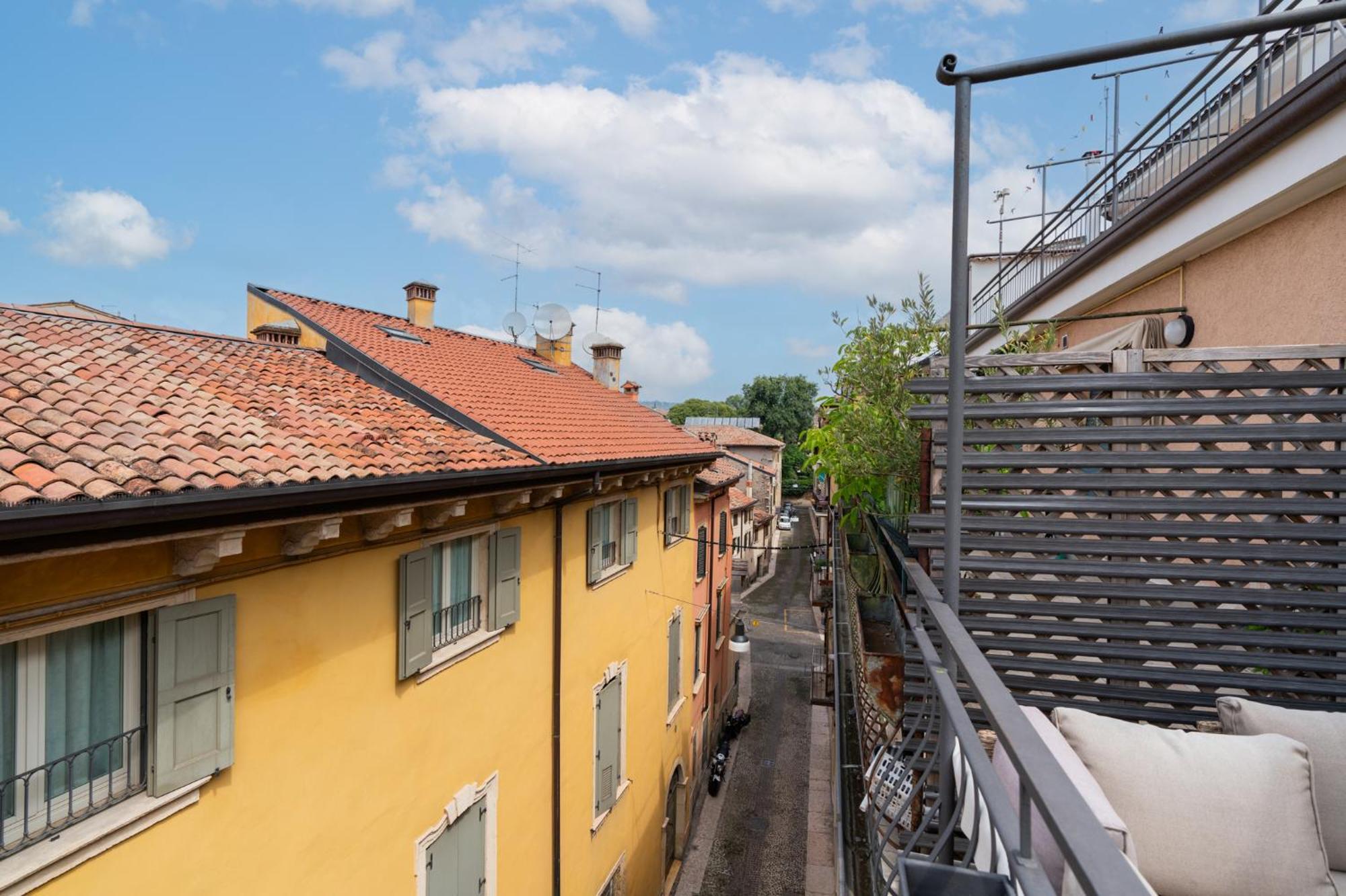 Domus Verona - Ampia Residenza Filippini A Pochi Passi Dall'Arena 客房 照片