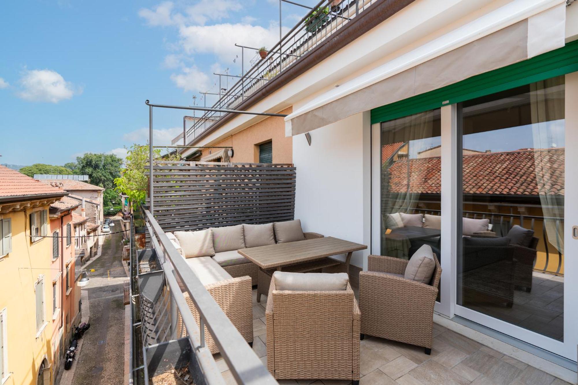 Domus Verona - Ampia Residenza Filippini A Pochi Passi Dall'Arena 外观 照片