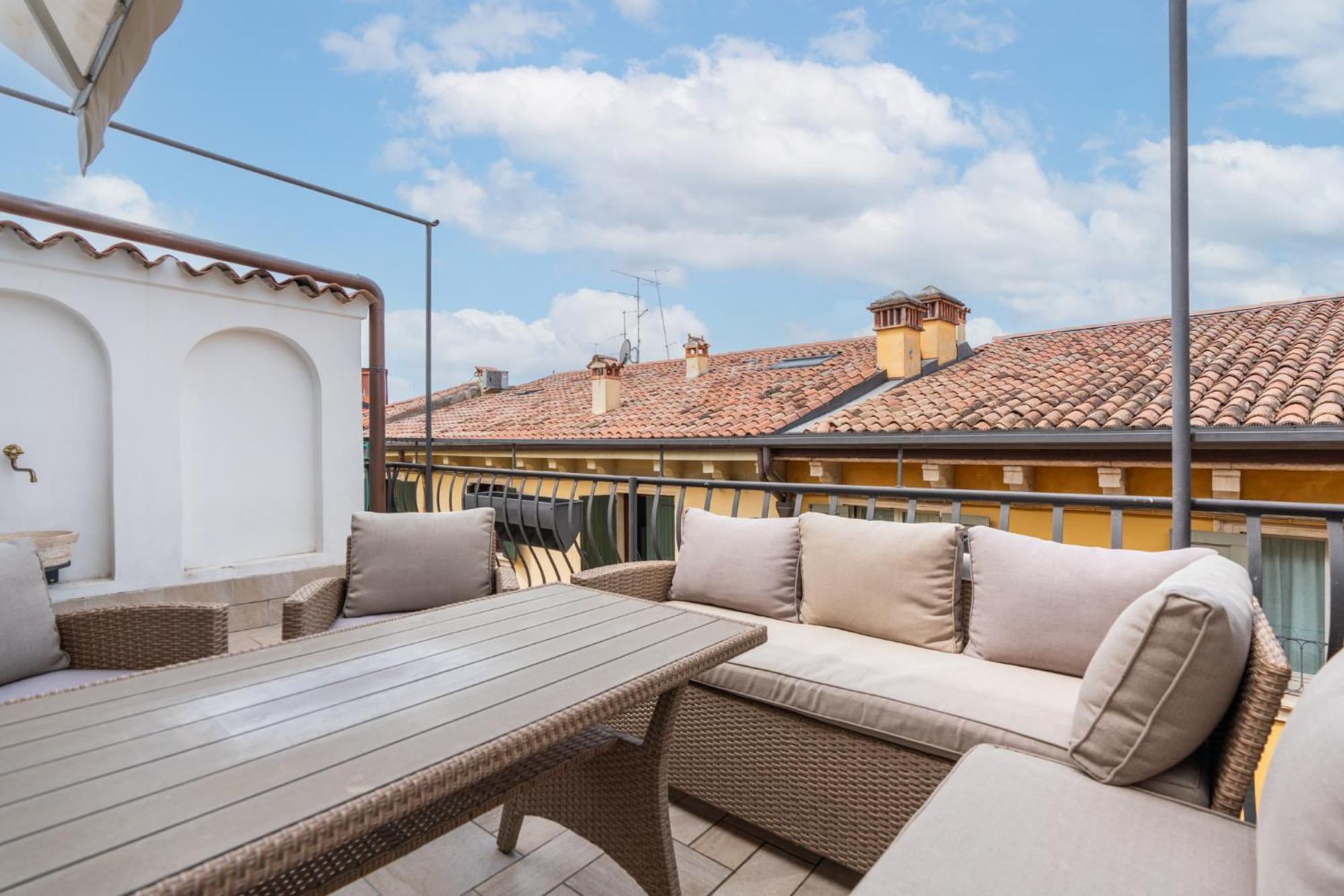 Domus Verona - Ampia Residenza Filippini A Pochi Passi Dall'Arena 外观 照片