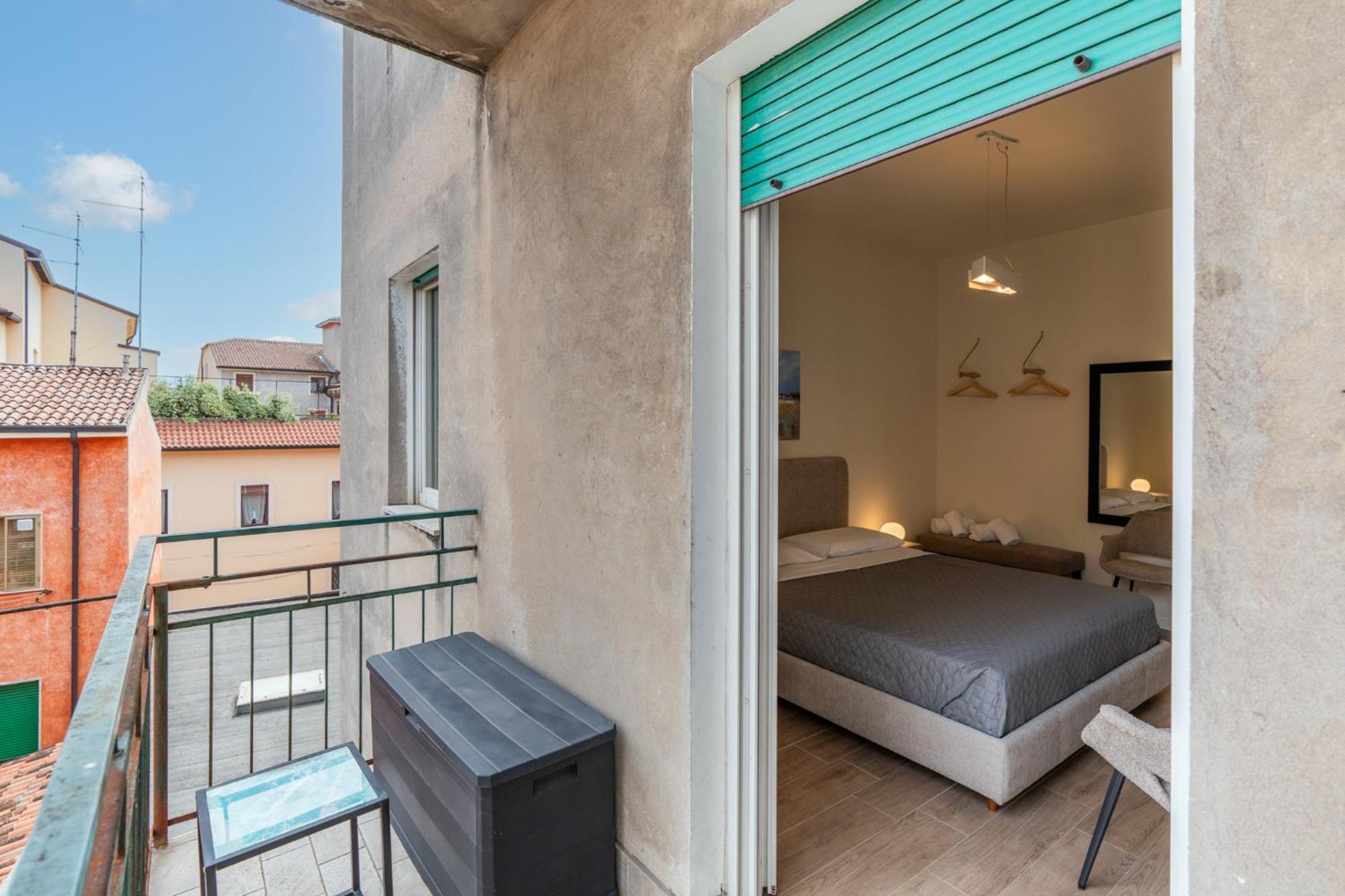 Domus Verona - Ampia Residenza Filippini A Pochi Passi Dall'Arena 客房 照片